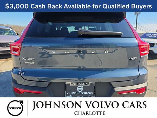2026 Volvo XC40 Core, B5 AWD Gas (mild hybrid), Dark