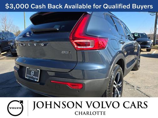2026 Volvo XC40 Core, B5 AWD Gas (mild hybrid), Dark