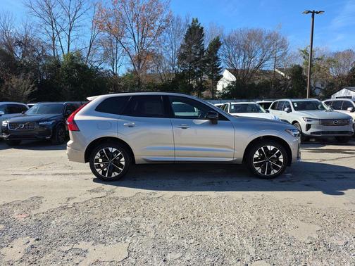 2026 Volvo XC60 B5 Plus