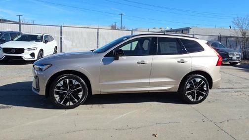 2026 Volvo XC60 B5 Plus