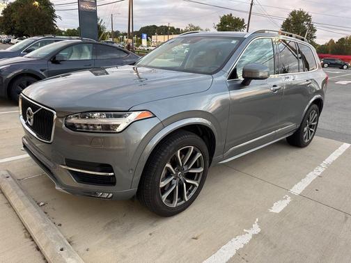 2019 Volvo XC90 T6 Momentum