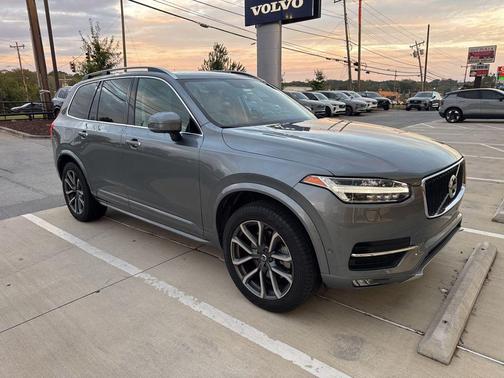 2019 Volvo XC90 T6 Momentum
