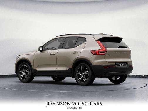 2026 Volvo XC40 B5 Core