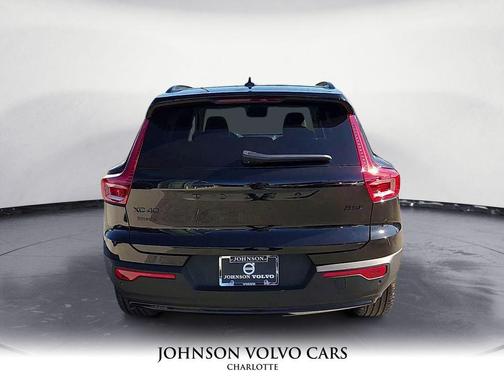 2026 Volvo XC40 B5 Core