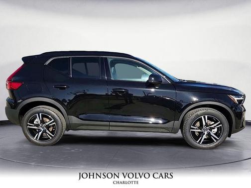 2026 Volvo XC40 B5 Core