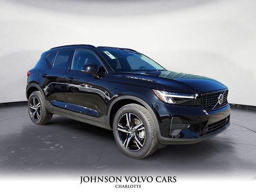 2026 Volvo XC40 B5 Core