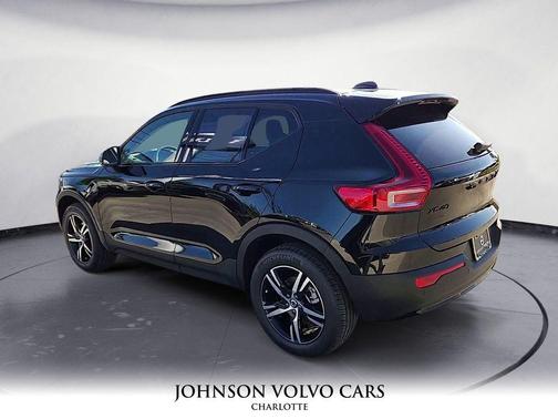 2026 Volvo XC40 B5 Core