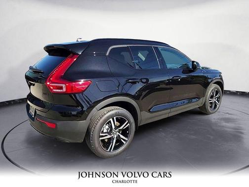 2026 Volvo XC40 B5 Core