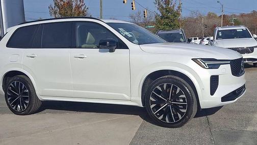 2026 Volvo XC90 B6 Ultra Dark Theme 7-Seater