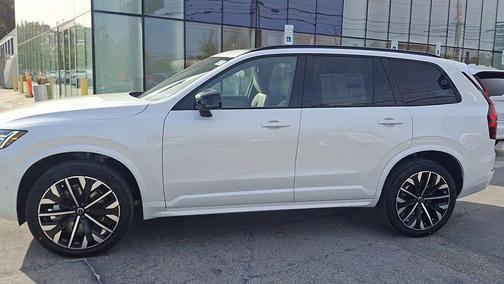 2026 Volvo XC90 B6 Ultra Dark Theme 7-Seater