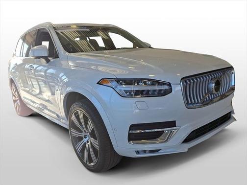 2025 Volvo XC90 B6 Plus 7-Seater