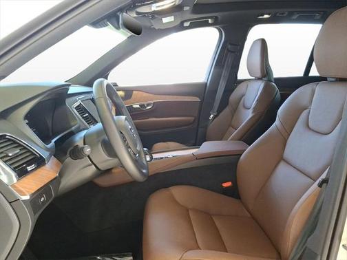 2025 Volvo XC90 B6 Plus 7-Seater