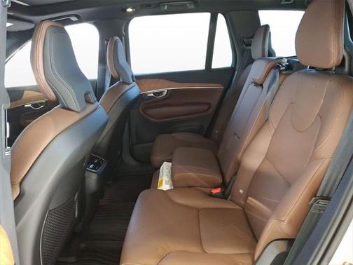 2025 Volvo XC90 B6 Plus 7-Seater