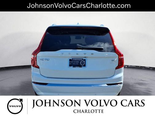 2023 Volvo XC90 B5 Plus