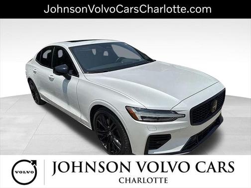 2023 Volvo S60 Recharge Plug-In Hybrid T8 Ultimate Black Edition