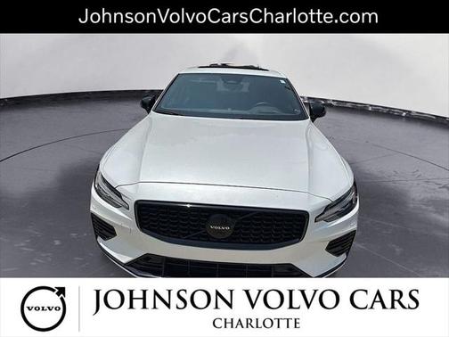 2023 Volvo S60 Recharge Plug-In Hybrid T8 Ultimate Black Edition