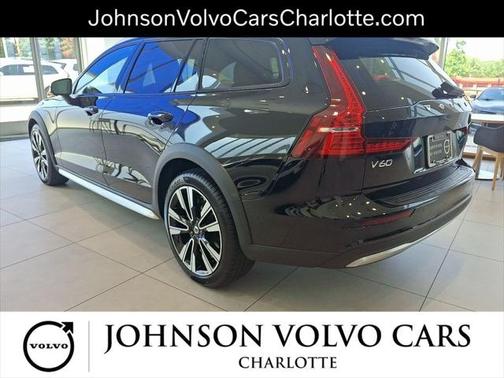 2024 Volvo V60 Cross Country B5 Ultimate