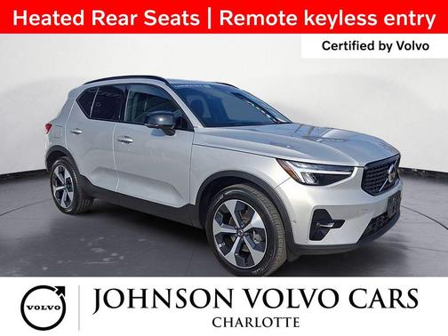 2025 Volvo XC40 B5 Plus Dark Theme