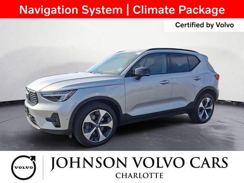 2025 Volvo XC40 B5 Plus Dark Theme