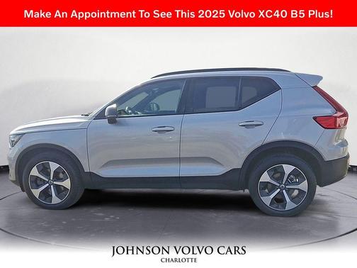 2025 Volvo XC40 B5 Plus Dark Theme