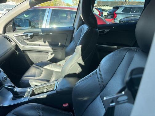 2017 Volvo XC60 T5 Dynamic