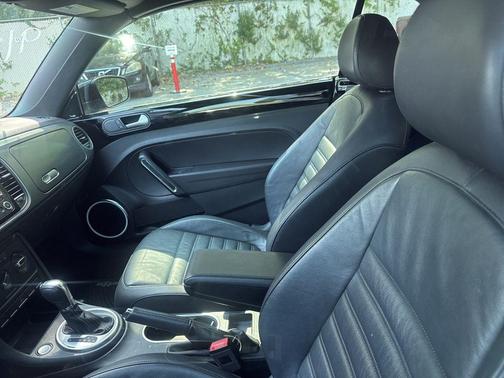 2014 Volkswagen Beetle DSG 2.0T R-Line