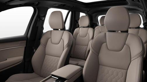 2026 Volvo XC90 Plug-In Hybrid T8 Plus 7-Seater