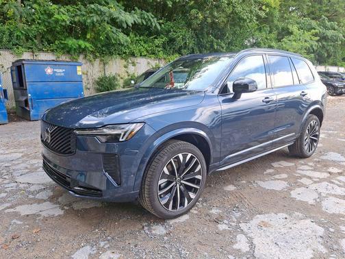 2026 Volvo XC90 B6 Ultra Dark Theme 7-Seater
