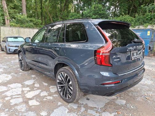 2026 Volvo XC90 B6 Ultra Dark Theme 7-Seater