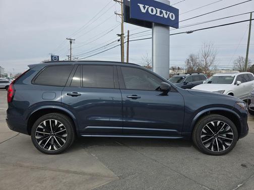 2026 Volvo XC90 B6 Ultra Dark Theme 7-Seater