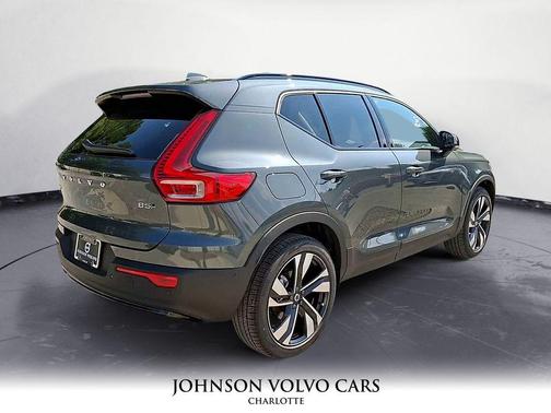 2026 Volvo XC40 B5 Ultra