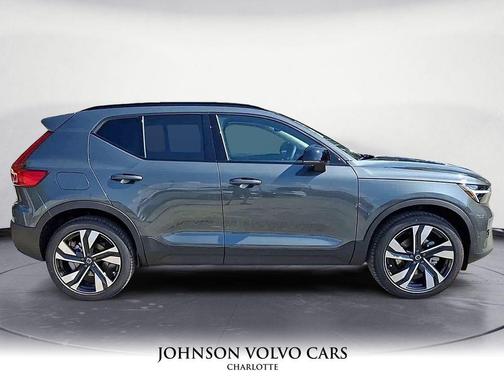 2026 Volvo XC40 B5 Ultra