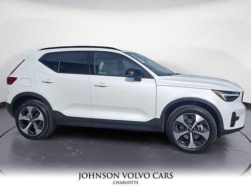 2026 Volvo XC40 B4 Plus