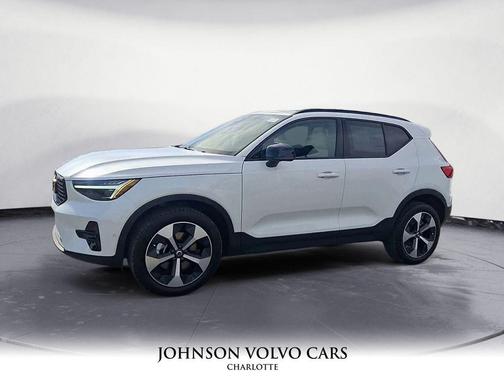 2026 Volvo XC40 B4 Plus