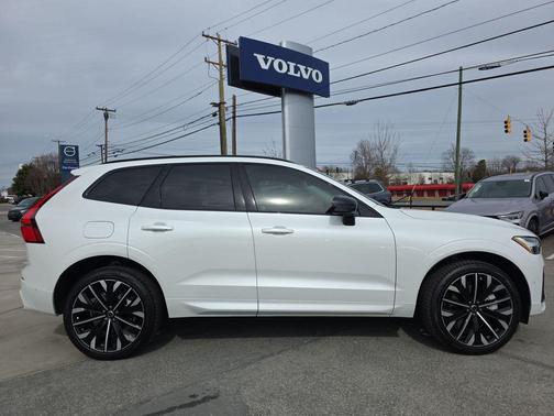 2026 Volvo XC60 Plug-In Hybrid T8 Ultra