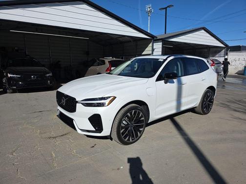 2026 Volvo XC60 Plug-In Hybrid T8 Ultra