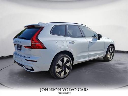 2025 Volvo XC60 Plug-In Hybrid T8 Plus