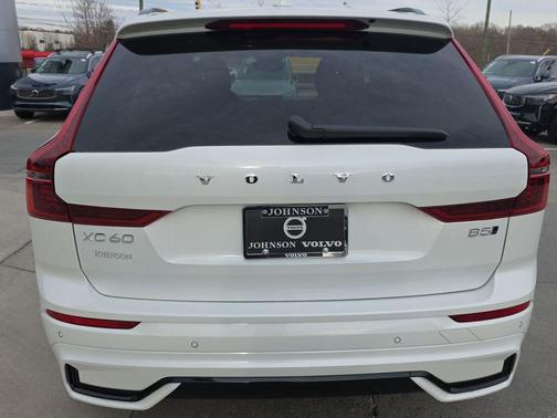 2026 Volvo XC60 B5 Ultra