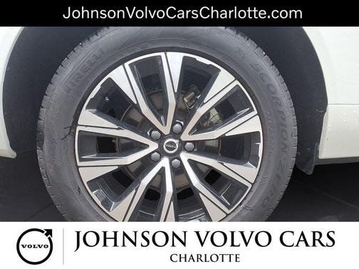 2025 Volvo XC60 B5 Plus