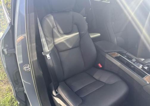Thunder Grey Metallic 2023 Volvo XC90 B6 Plus 7-Seater
