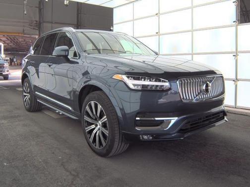 2025 Volvo XC90 B5 Core