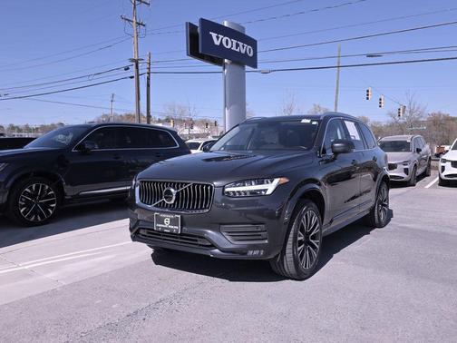 2021 Volvo XC90 T5 Momentum