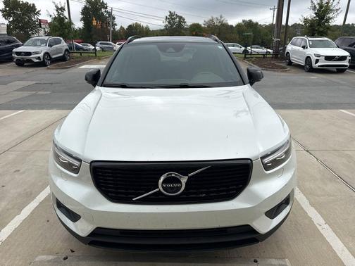 2021 Volvo XC40 T5 R-Design