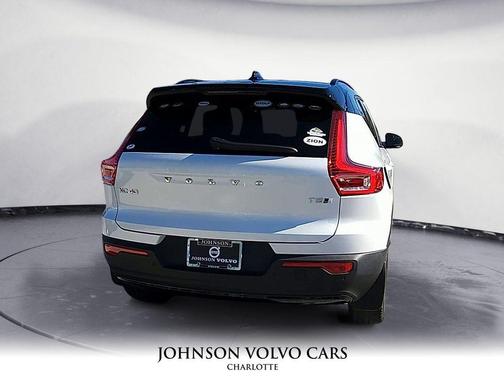 2021 Volvo XC40 T5 R-Design