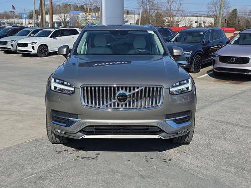 2022 Volvo XC90 T6 Inscription