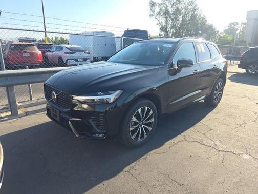 2025 Volvo XC60 B5 Plus