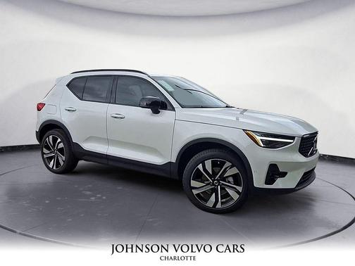 2026 Volvo XC40 B5 Ultra