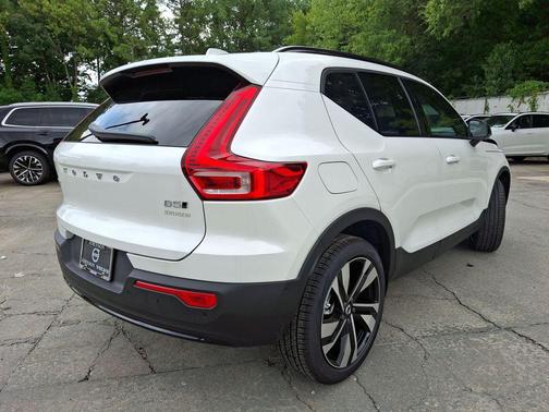2026 Volvo XC40 B5 Ultra