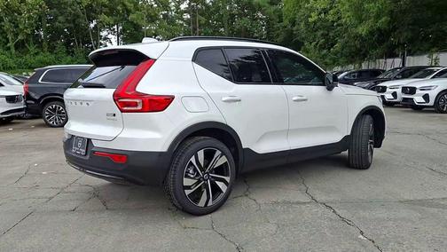 2026 Volvo XC40 B5 Ultra