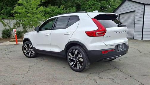 2026 Volvo XC40 B5 Ultra